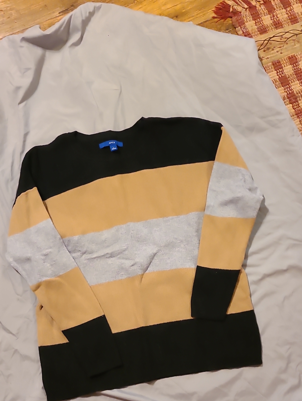 Apt. 9 Men’s Crewneck Sweater in Black, Tan & Light Gray
